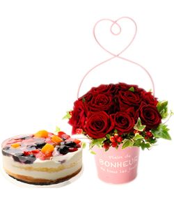 send petit red rose and 4 berries torte to japan