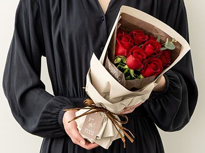 Valentines Flowers to Japan